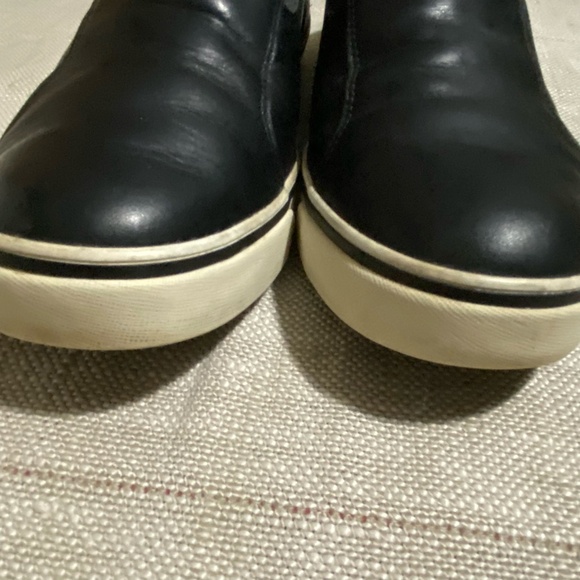 Ugg Australia  Mens Black Leather Slip-On Casual Shoes- Sz-8 - Picture 9 of 16